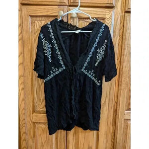 Short sleeve black shacket w/white embroidery by Est 1946 size M